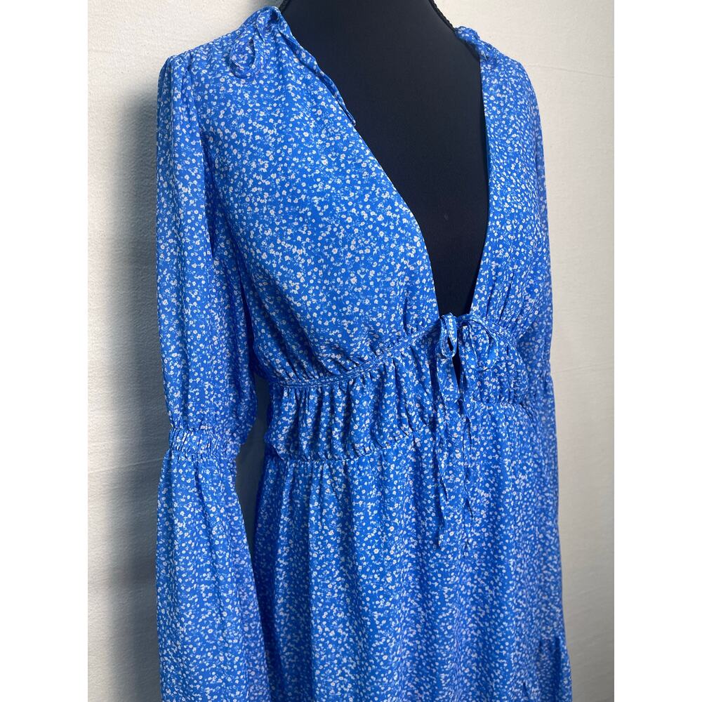 Missguided Blue Floral Flowy Dress - Picture 2 of 9
